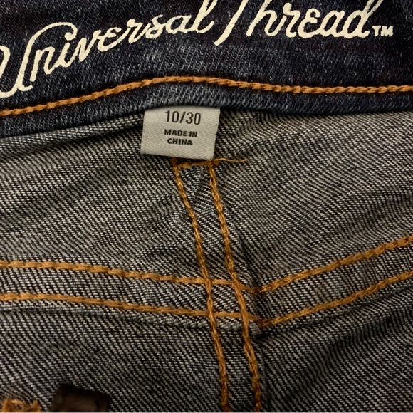 LN SHORT JEAN SKIRT, 5 POCKET DESIGN BELT LOOPS, FRAYED HEM, ZIP & BUTTON FLY. - Picture 8 of 8